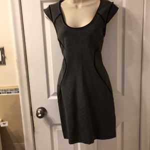 LAST CALL! EXPRESS size 4 gray knit dress w/piping